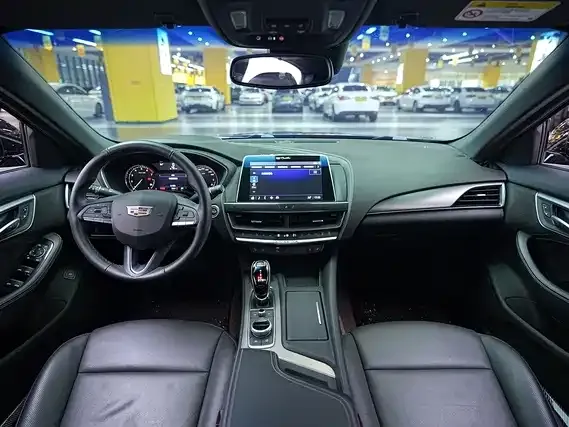 Cadillac CT5 — Фото автомобиля 5