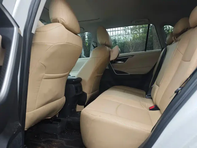 Toyota RAV4 — Фото автомобиля 4