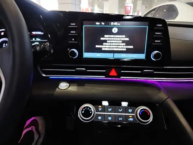 Hyundai Elantra — Фото автомобиля 12