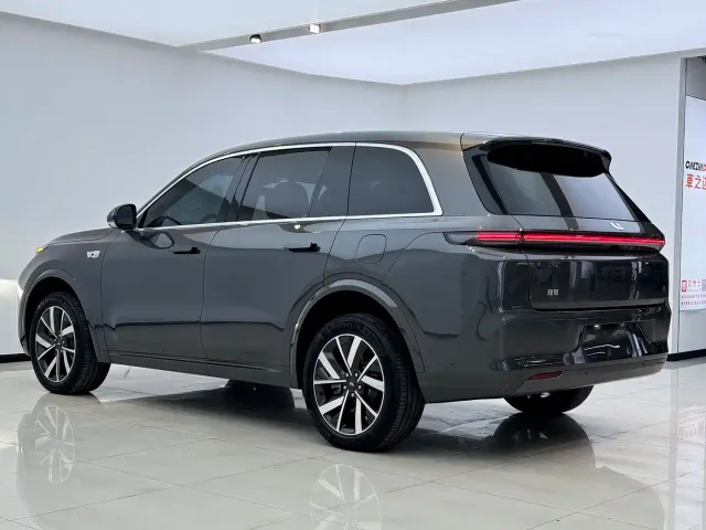 Li Auto L8 — Фото автомобиля 8
