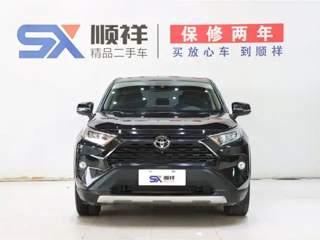 Toyota RAV4 — Фото автомобиля 2