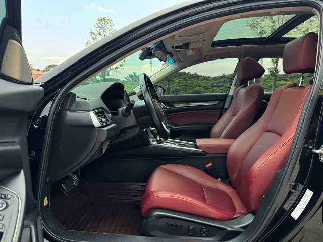Honda Accord — Фото автомобиля 4