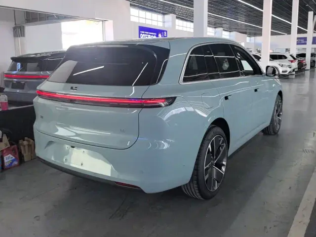 Li Auto L6 — Фото автомобиля 3