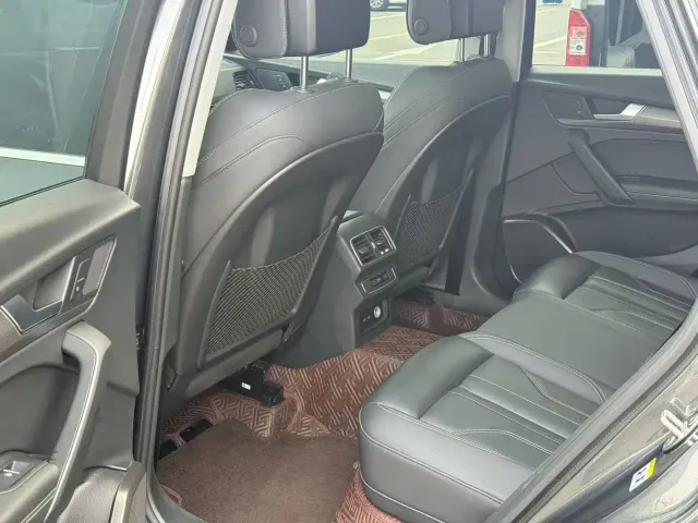 Audi Q5L — Фото автомобиля 6