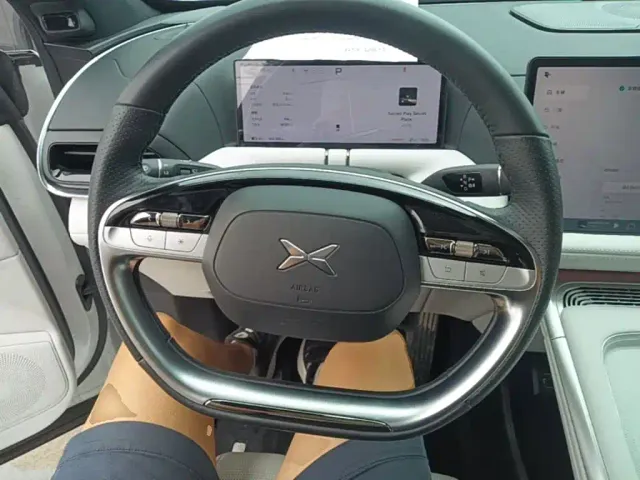 Xpeng G9 — Фото автомобиля 10