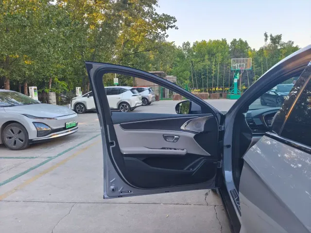 BYD Han — Фото автомобиля 4