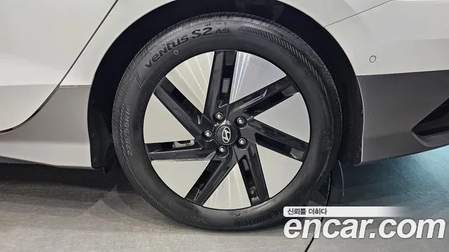 Hyundai Ioniq 6 — Фото автомобиля 21