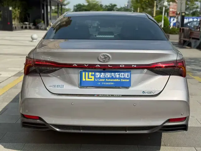 Toyota Avalon — Фото автомобиля 5