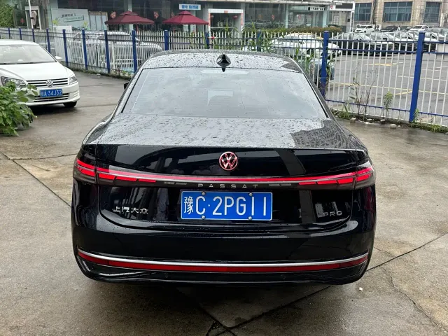 Volkswagen Passat — Фото автомобиля 7
