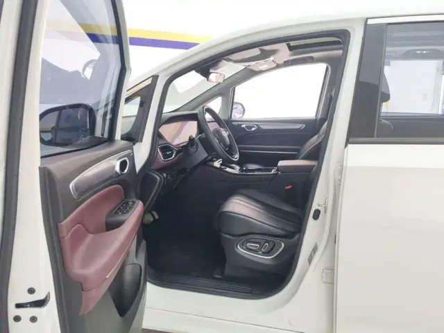 GAC Trumpchi M6 — Фото автомобиля 9