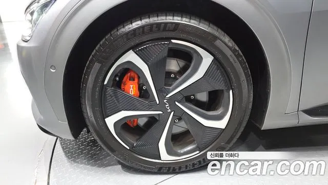 Kia EV6 — Фото автомобиля 3