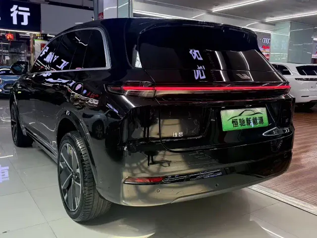 Li Auto L7 — Фото автомобиля 6