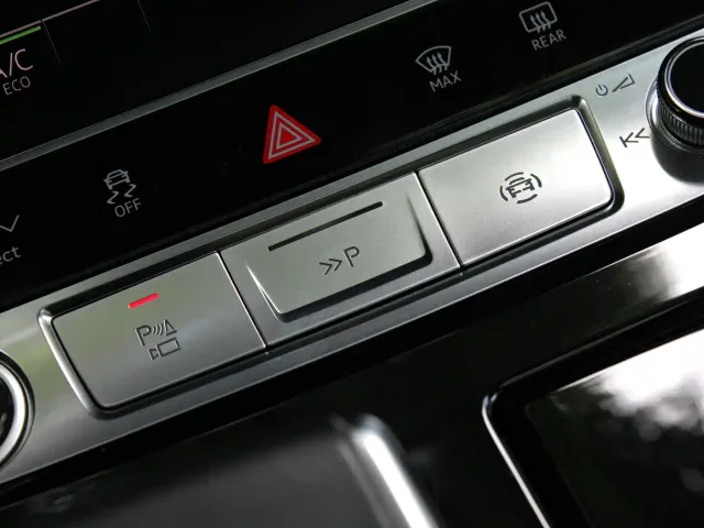 Audi Q8 — Фото автомобиля 19