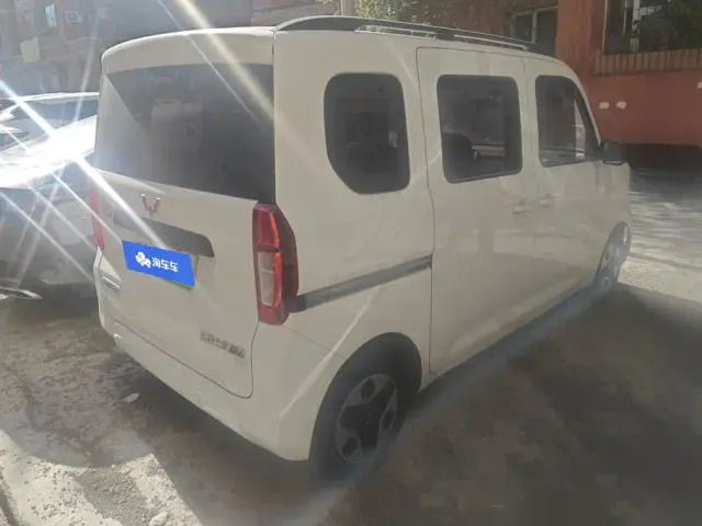 Wuling Zhiguang NEV — Фото автомобиля 3