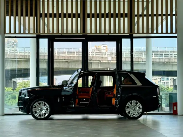 Rolls-Royce Cullinan — Фото автомобиля 4
