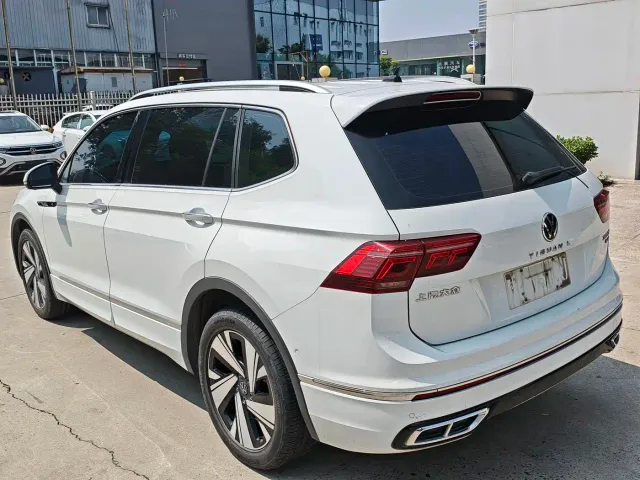 Volkswagen Tiguan L — Фото автомобиля 4
