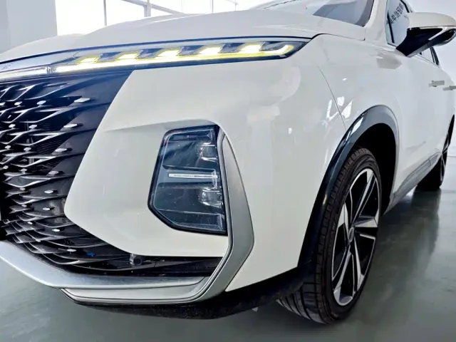 Roewe RX5 eMAX — Фото автомобиля 6