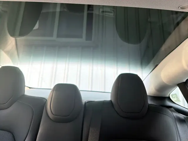 Tesla Model 3 — Фото автомобиля 20