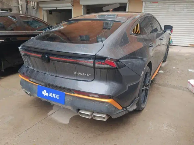 Changan Changan UNI-V 2024 1.5T Deluxe Sport — Фото автомобиля 3