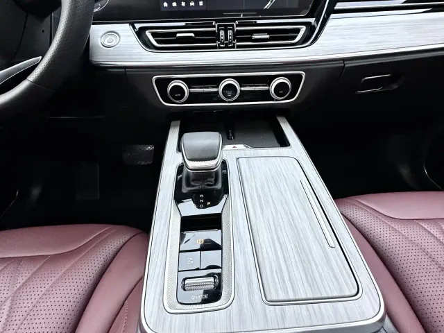 Hongqi HS5 — Фото автомобиля 11
