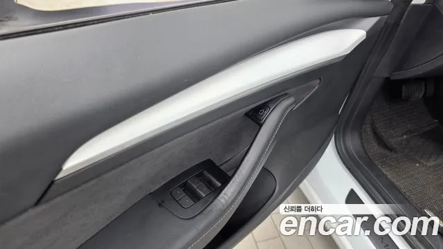 Tesla Model 3 — Фото автомобиля 26