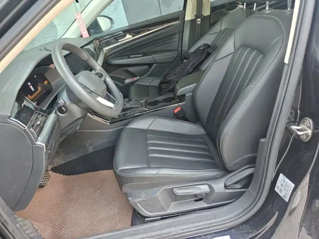 Volkswagen Passat — Фото автомобиля 14