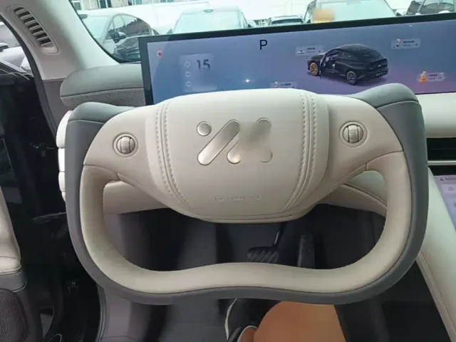 IM Motors LS6 — Фото автомобиля 10