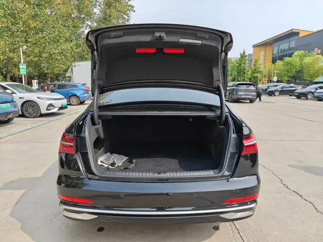 Audi A6L — Фото автомобиля 15