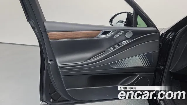 Genesis G80 Electrified G80 (RG3) — Фото автомобиля 20