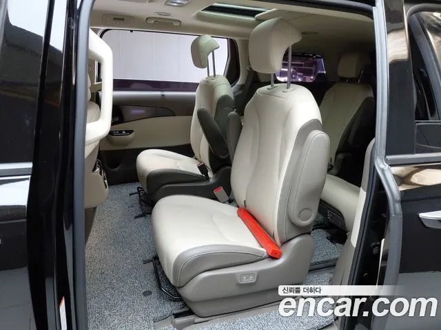 Kia Carnival Generation 4 — Фото автомобиля 18