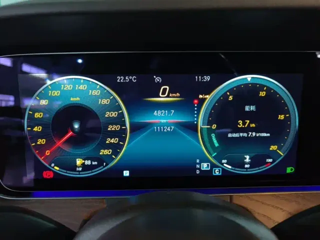 Mercedes-Benz E-Class — Фото автомобиля 11