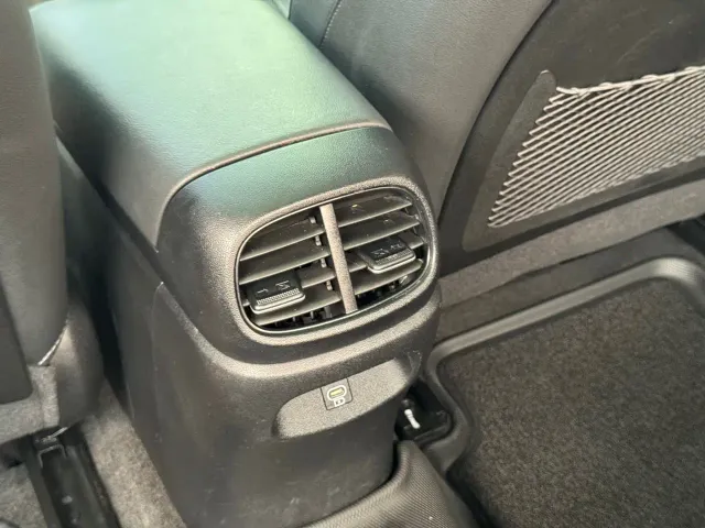 Hyundai Elantra — Фото автомобиля 15