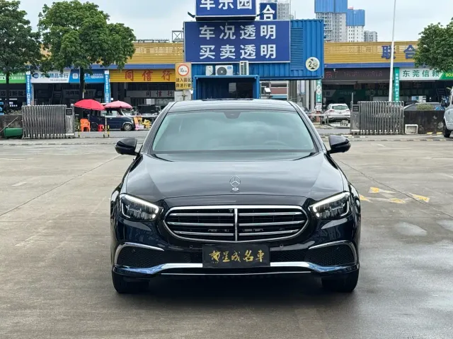 Mercedes-Benz E-Class — Фото автомобиля 2
