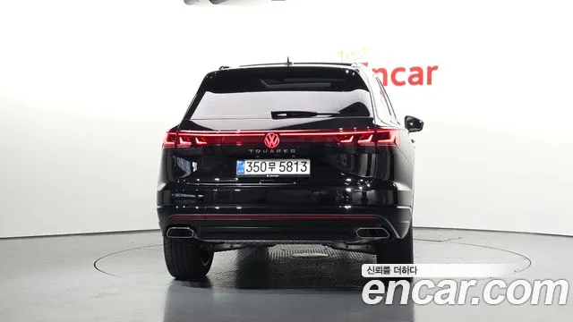 Volkswagen Touareg 3rd Gen — Фото автомобиля 4