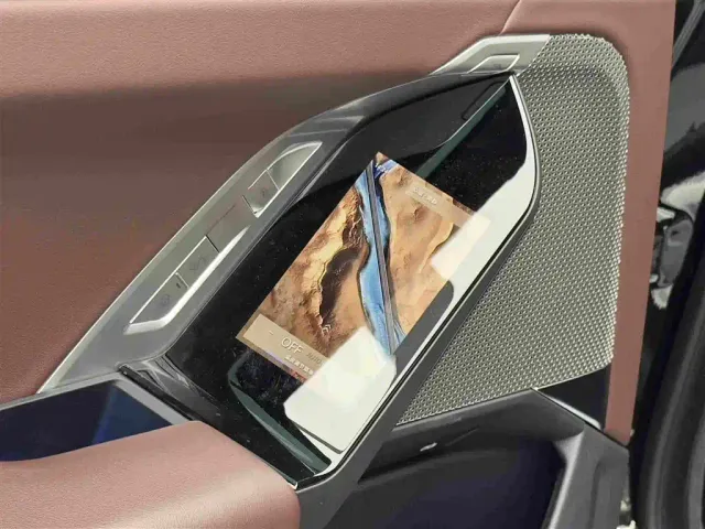 BMW i7 — Фото автомобиля 16
