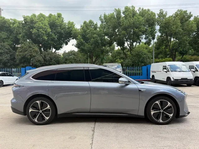 Nio ET5 Touring — Фото автомобиля 4