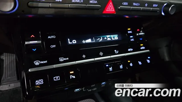 Hyundai Grandeur Grandeur (GN7) 2.5 Бензин 2WD — Фото автомобиля 18