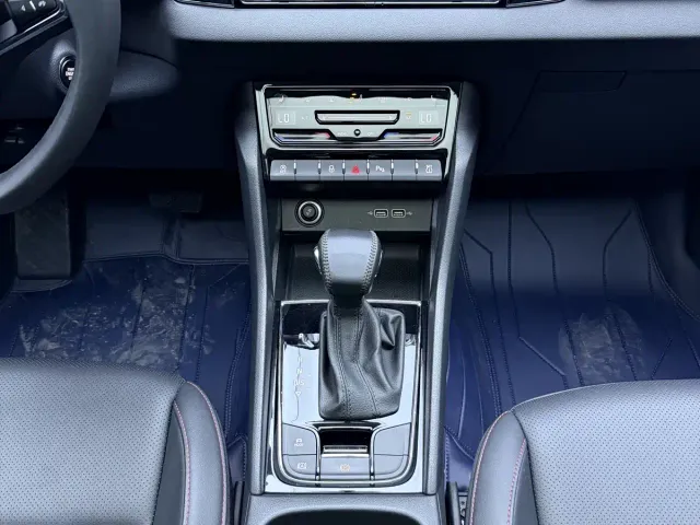 Skoda Karoq — Фото автомобиля 16