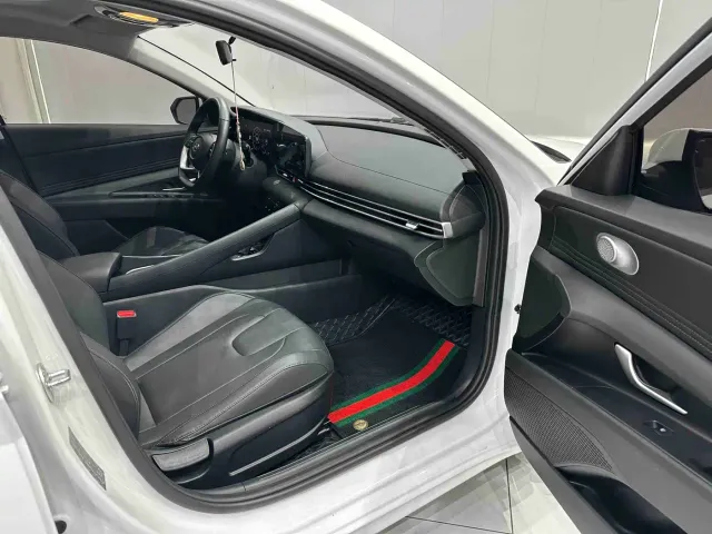 Hyundai Elantra — Фото автомобиля 19