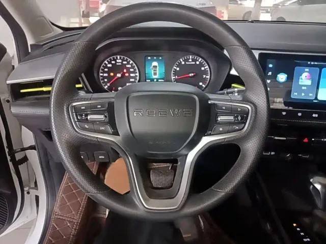 Roewe i5 — Фото автомобиля 10