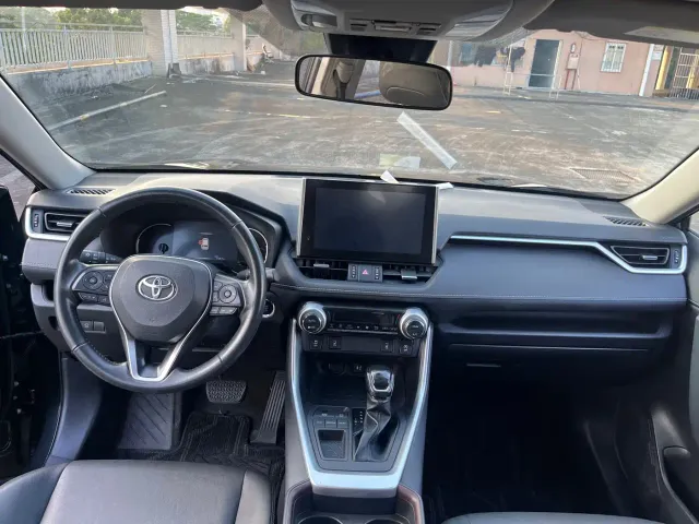 Toyota RAV4 — Фото автомобиля 18