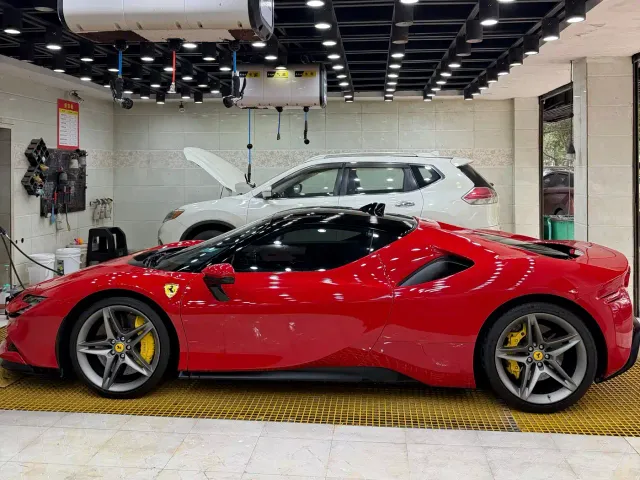 Ferrari SF90 — Фото автомобиля 2
