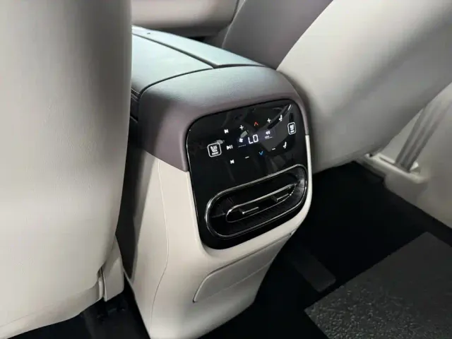 Leapmotor C11 — Фото автомобиля 17