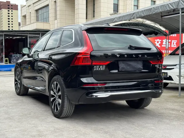 Volvo XC60 — Фото автомобиля 6