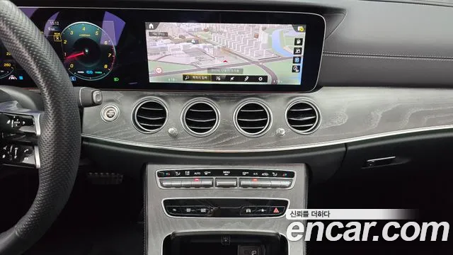 Mercedes-Benz E-Class W213 — Фото автомобиля 19