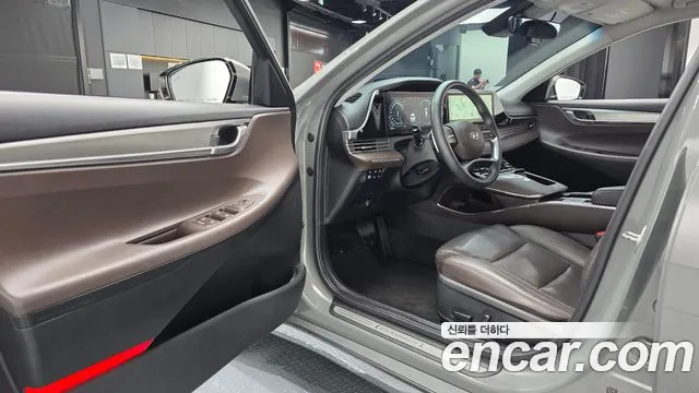 Hyundai Grandeur Grandeur (New) Hybrid — Фото автомобиля 9