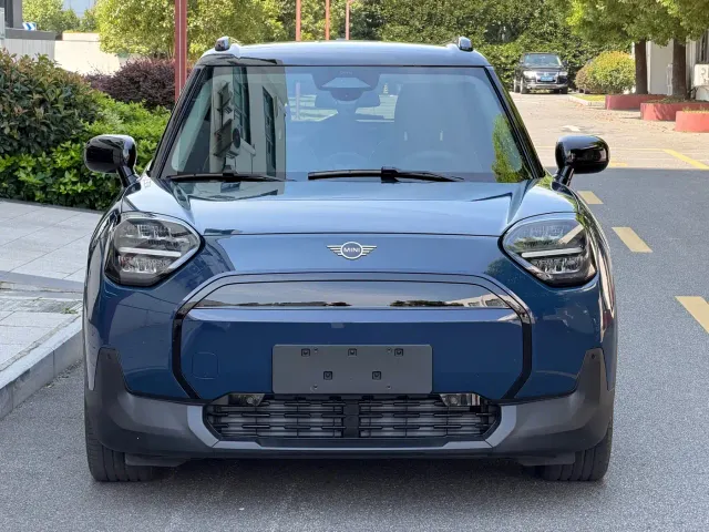 MINI Electric MINI ACEMAN — Фото автомобиля 2