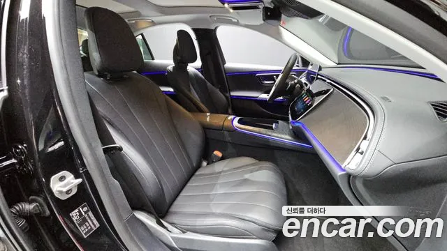 Mercedes-Benz E-Class — Фото автомобиля 22