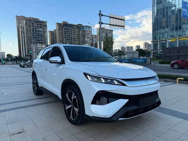 BYD Song Pro — Фото автомобиля 3