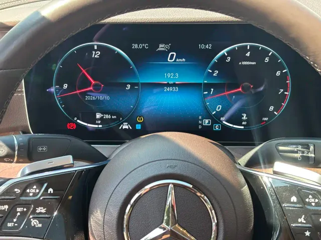 Mercedes-Benz E-Class — Фото автомобиля 10